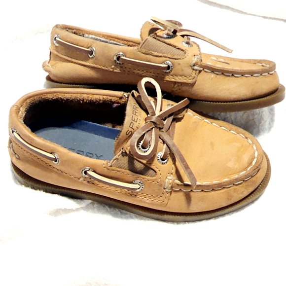 Sperry - Picture 2 of 2